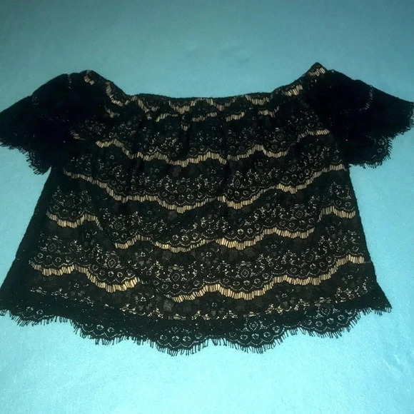 LOVE FIRE lace black blouse on or off shoulders fully lined short sleeve size M - Picture 2 of 8
